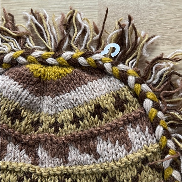 Nepal Ear flap Wool hat - braided ties/fringe and tassel trim - fleece lined - Picture 4 of 8